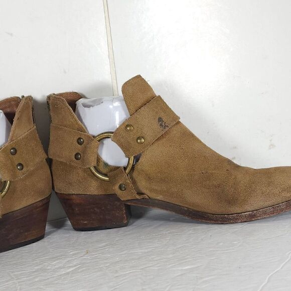 Frye Women's Ray Harness US 7M Brown Suede Back Zip Ankle Booties Boots - Picture 9 of 16